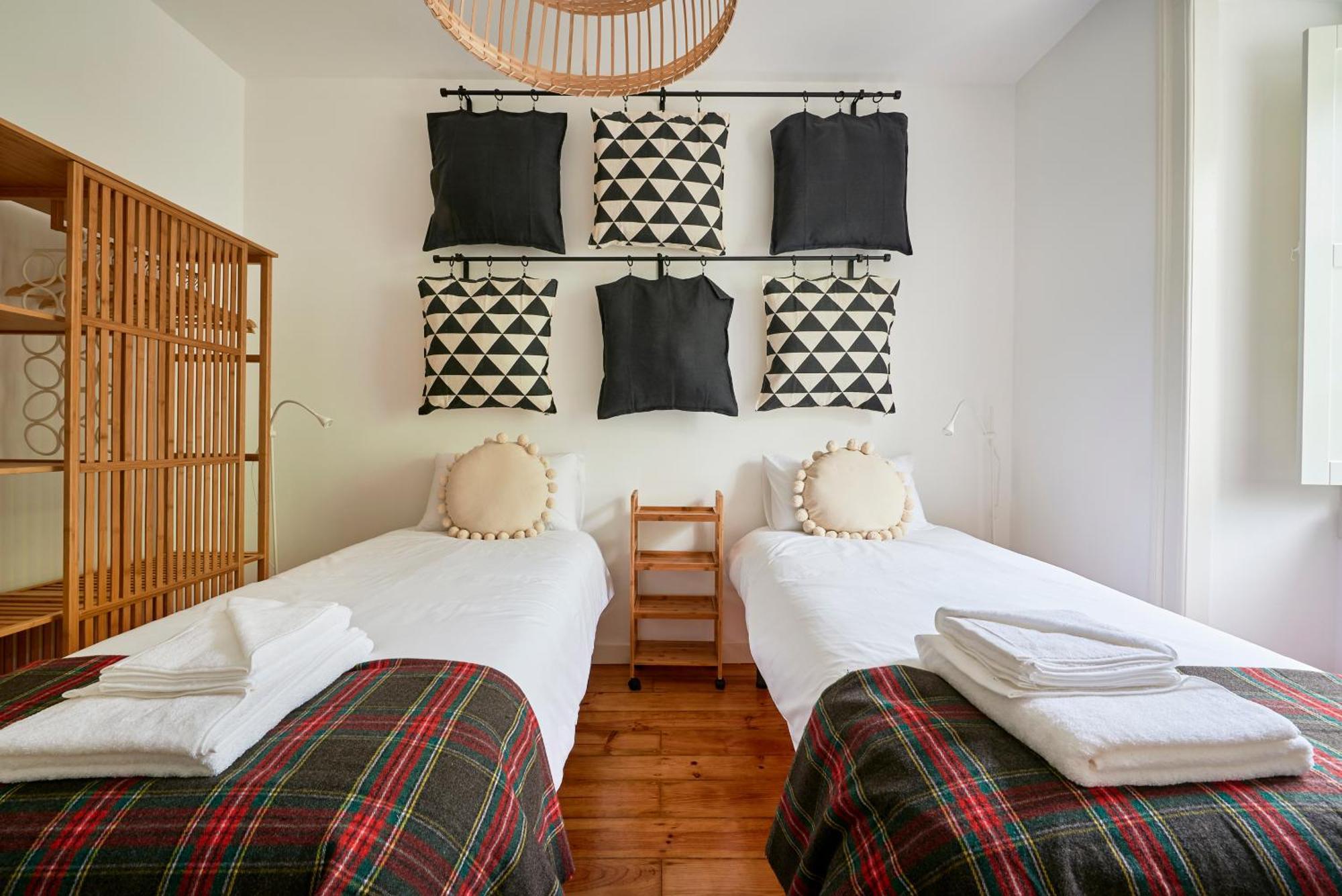 Inglesinhos - Castelo Apartment ลิสบอน ภายนอก รูปภาพ